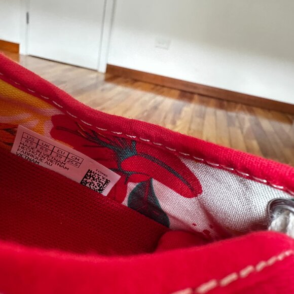 NWOT Women's Size 8.5 Toms Travel Lite Red Shoes - Picture 12 of 12